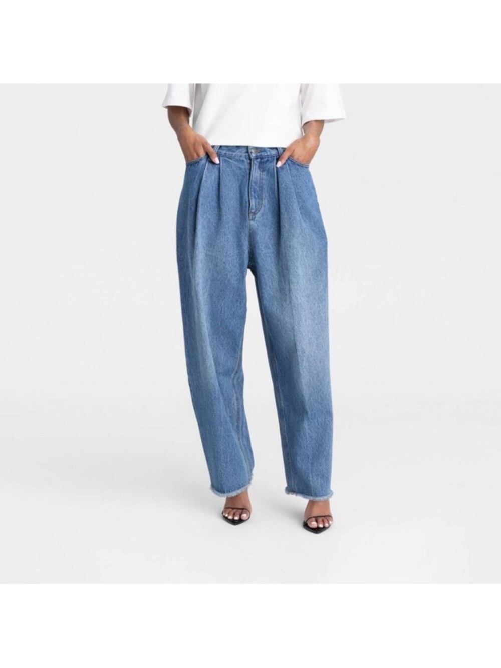 KBB by Kahlana - Women's High-Rise Barrel Leg Medium Wash Size 12